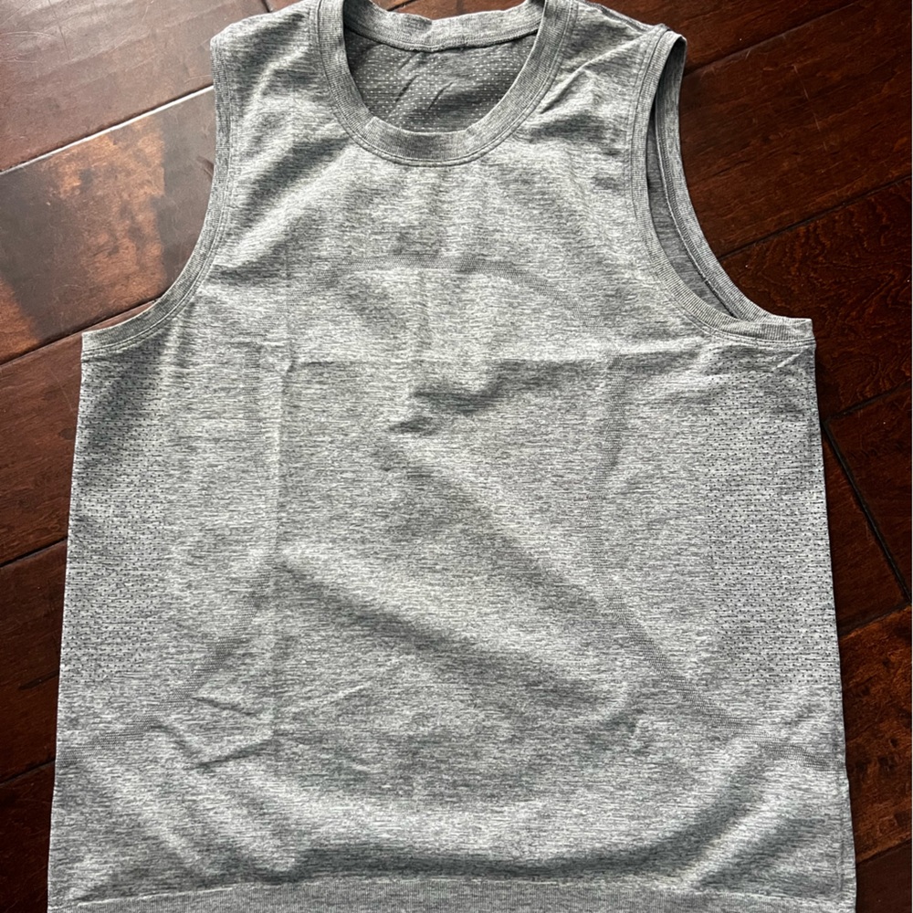 Lululemon swiftly top
